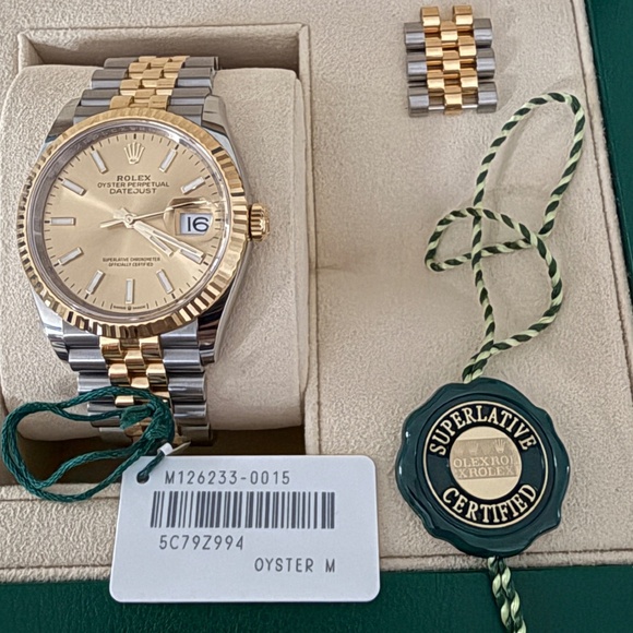Authentic Rolex Datejust 126233 Gold and Silver Jubilee Bracelet Gold Bezel 2022 - Picture 5 of 15